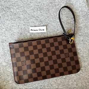 SOLD ! Louis Vuitton Damier Neverfull MM wristlet / pouch